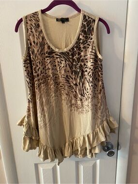 DG2 by Diane Gilman Beige Animal Print Ruffle Hem Sleeveless Top